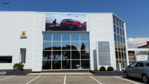 Toile_tendue_Enseigne_Communicante_SlimBox_Outdoor_Renault_Montelimar_Light_Air_1_1000.jpg