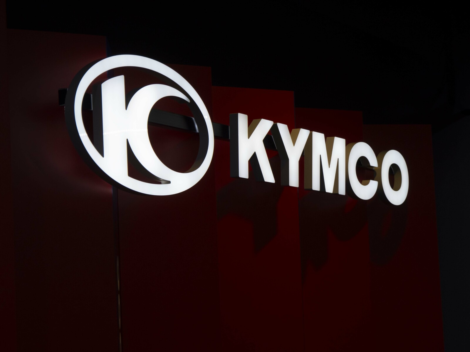 merchandising-concessionnaire-corner-kymco-limas