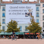 bache-publicitaire-Hinge-place-Bellecour-lyon