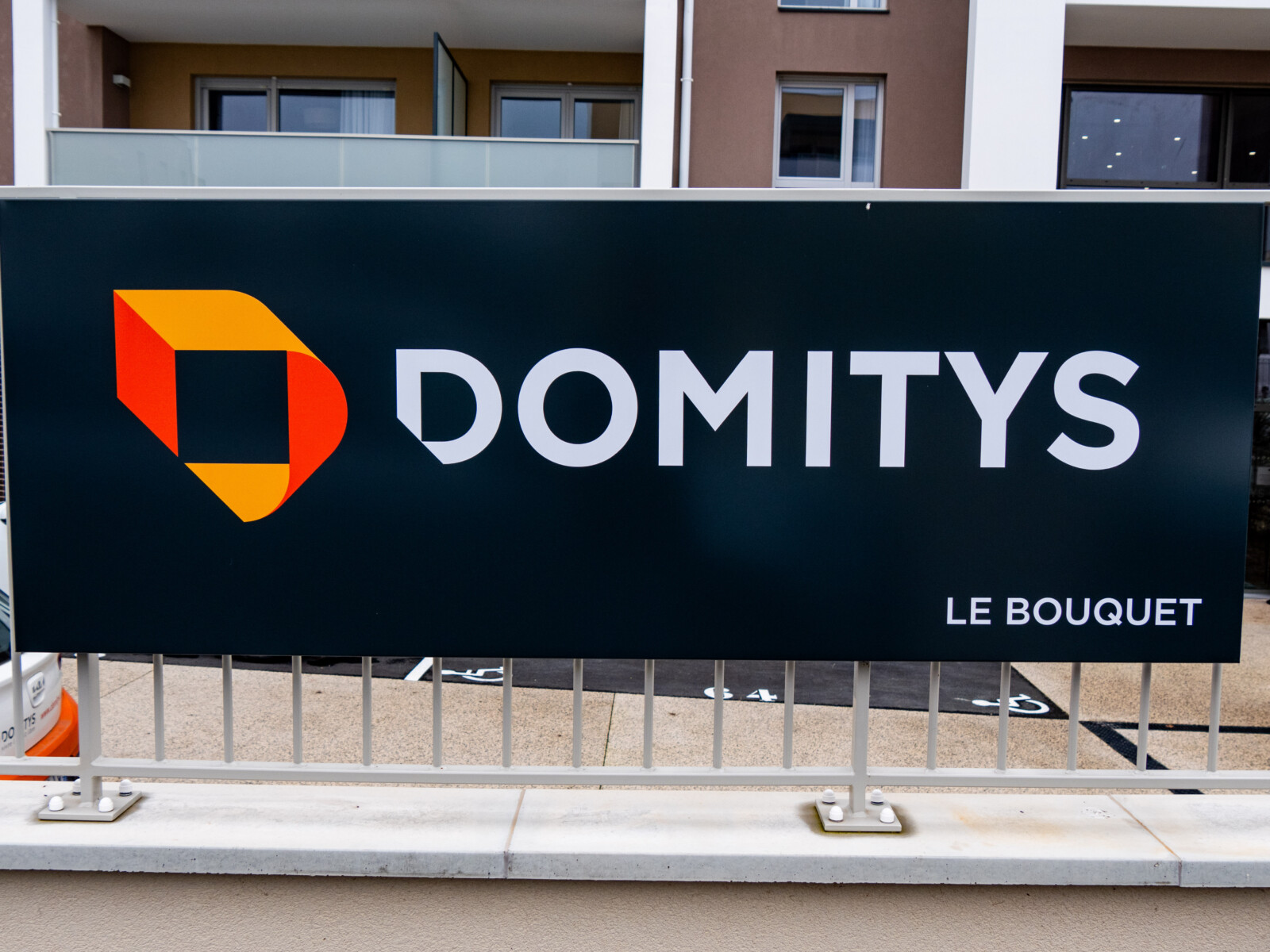 enseignes-signaletique-domytis-residences-seniors