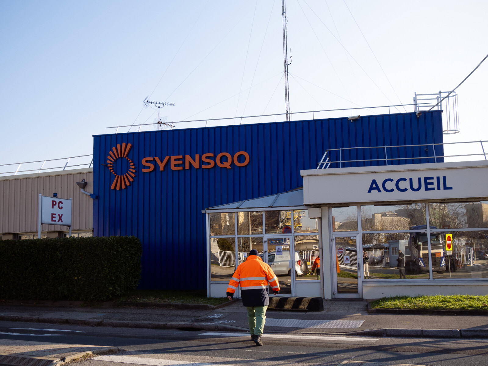 signaletique-usine-syensqo-site-industriel-lyonnais