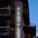 enseigne-lumineuse-hotel-victoria-lodge-illumine-devanture