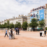 bache-publicitaire-personnalisee-xxl-amazon-prime-notoriete-lyon