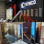 merchandising-lumineux-kymco-transforme-concessions
