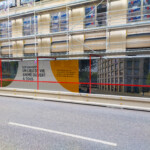 Transformer une palissade de chantier en média : ICADE à Lyon