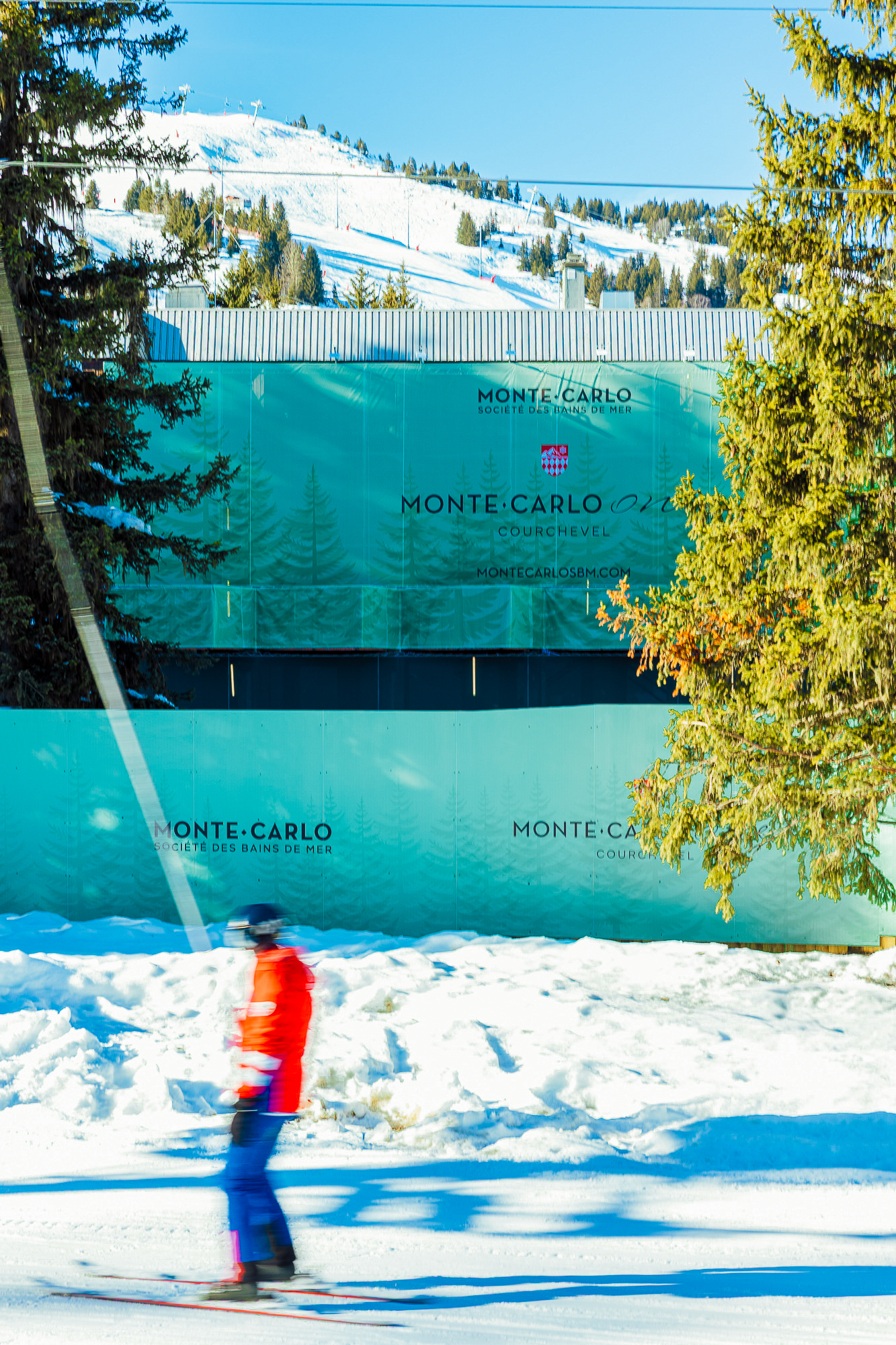 Détail fixations – camouflage façade chantier