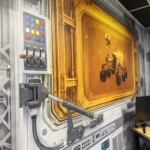 Gaines électriques intégrées au décor: leviers et commandes de vaisseau spatial